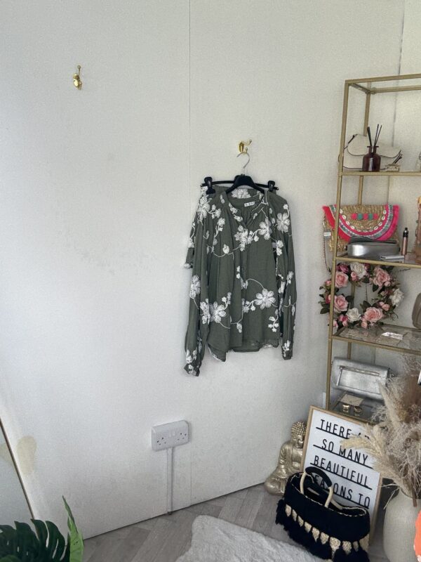 Lottie embroidered set - Image 5