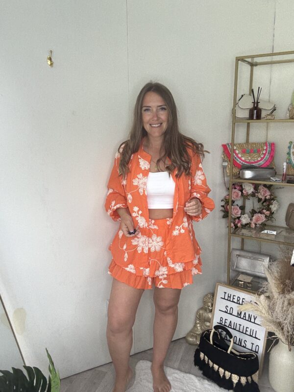 Lottie embroidered set
