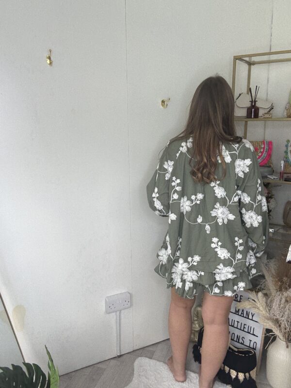 Lottie embroidered set - Image 10